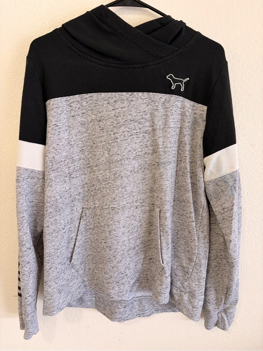 PINK Victoria's Secret Black, Gray & White Crewneck Pullover